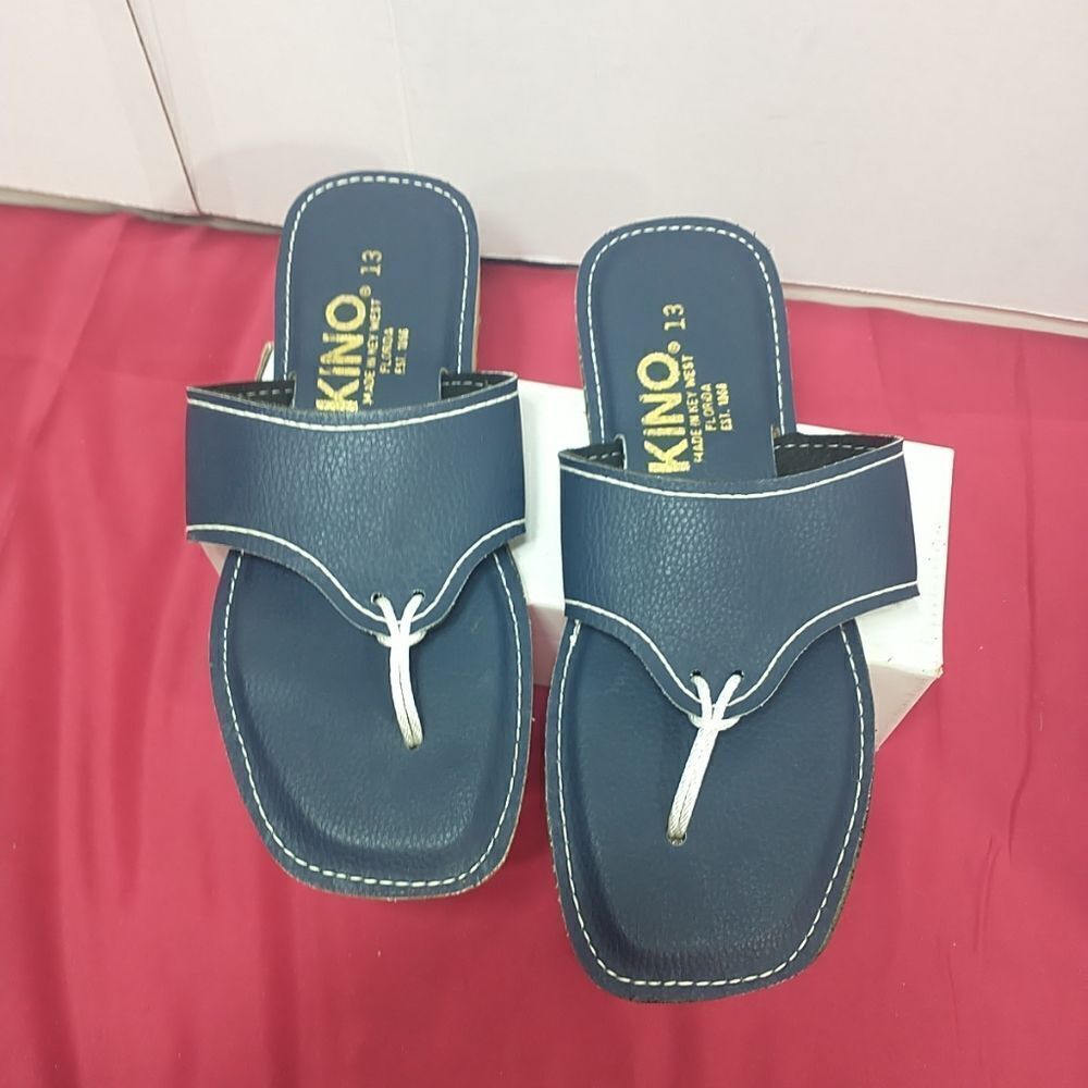 Kino Woman's SZ 13 Navy Blue Leather Flip Flop Sandals Key West Florida.